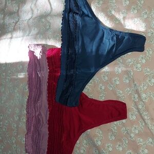 Womens Large Lace Thongs